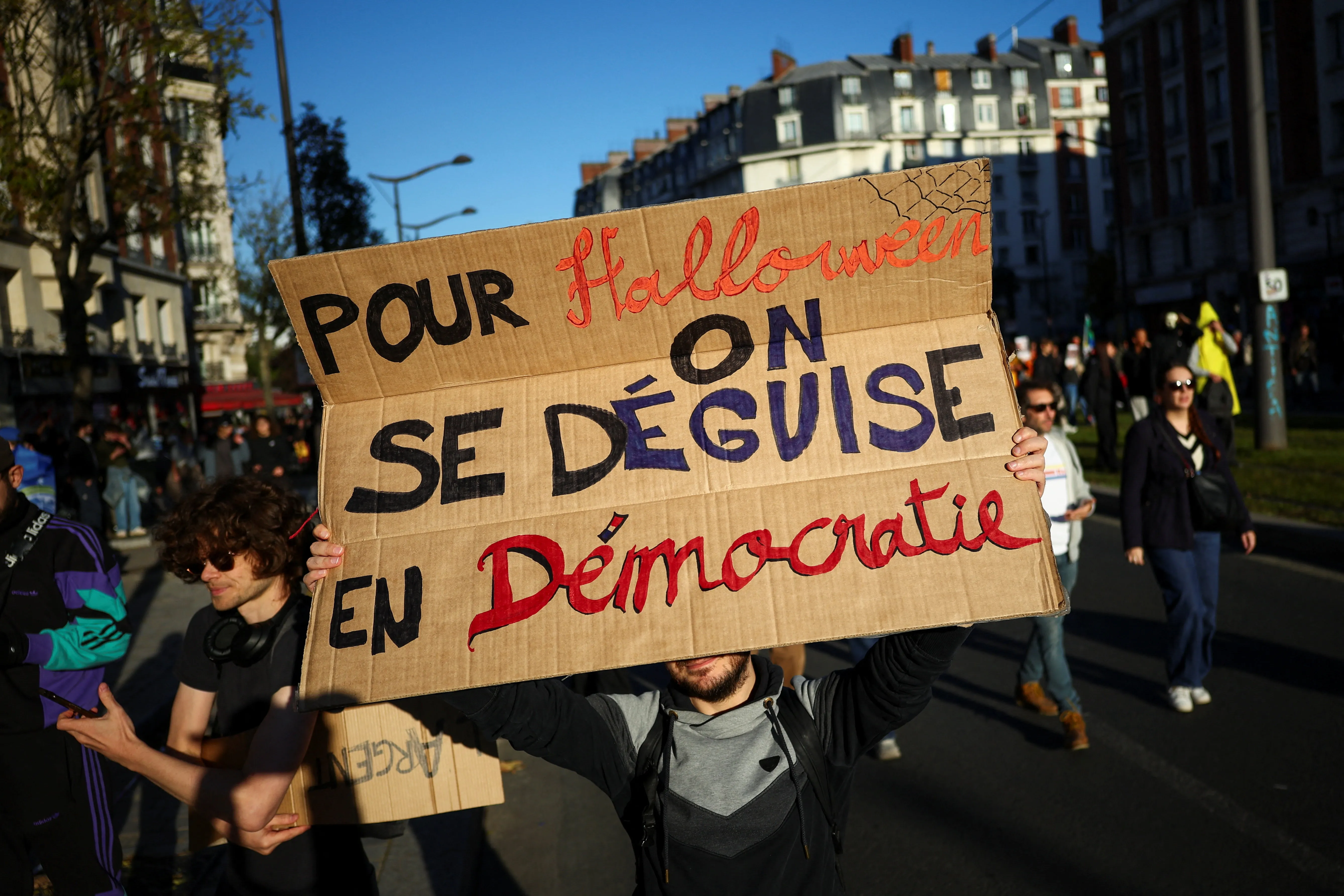 Educação e custo de vida: por que a França tem sido tomada por uma onda de protestos