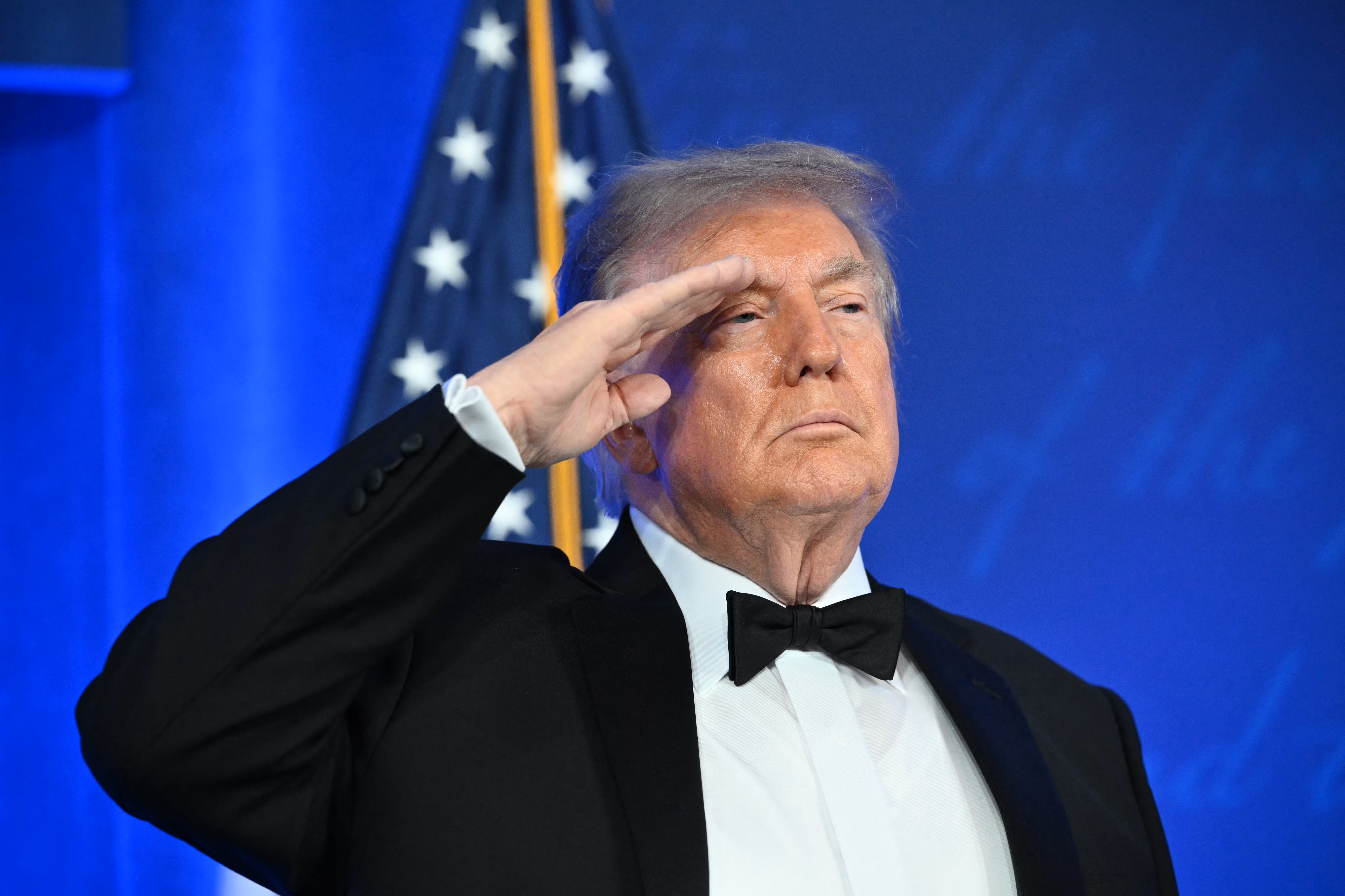 Governo Trump planeja enviar funcionários ao Brasil para questionar integridade das urnas eletrônicas, diz jornal