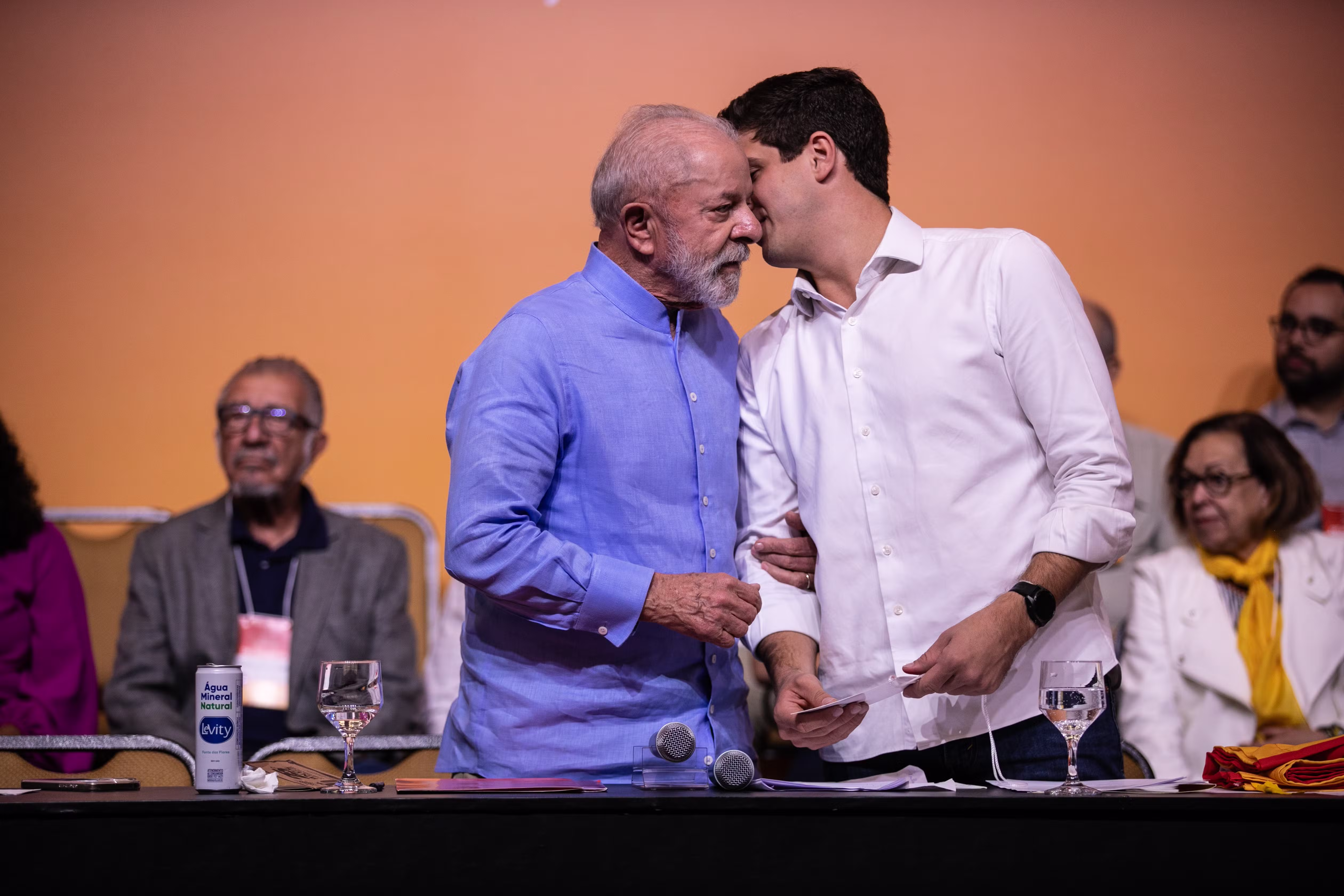 Alta de Raquel Lyra faz aliados apostarem em neutralidade de Lula com João Campos