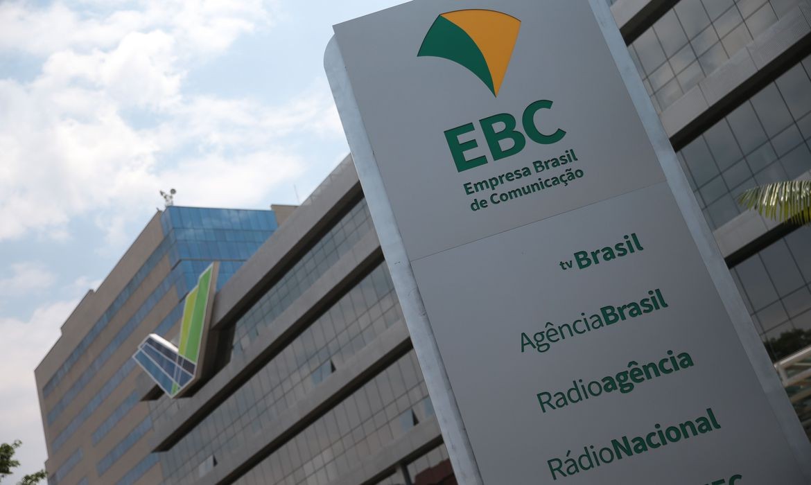 EBC tira notícias do ar em período eleitoral, e funcionários ameaçam recorrer à Justiça