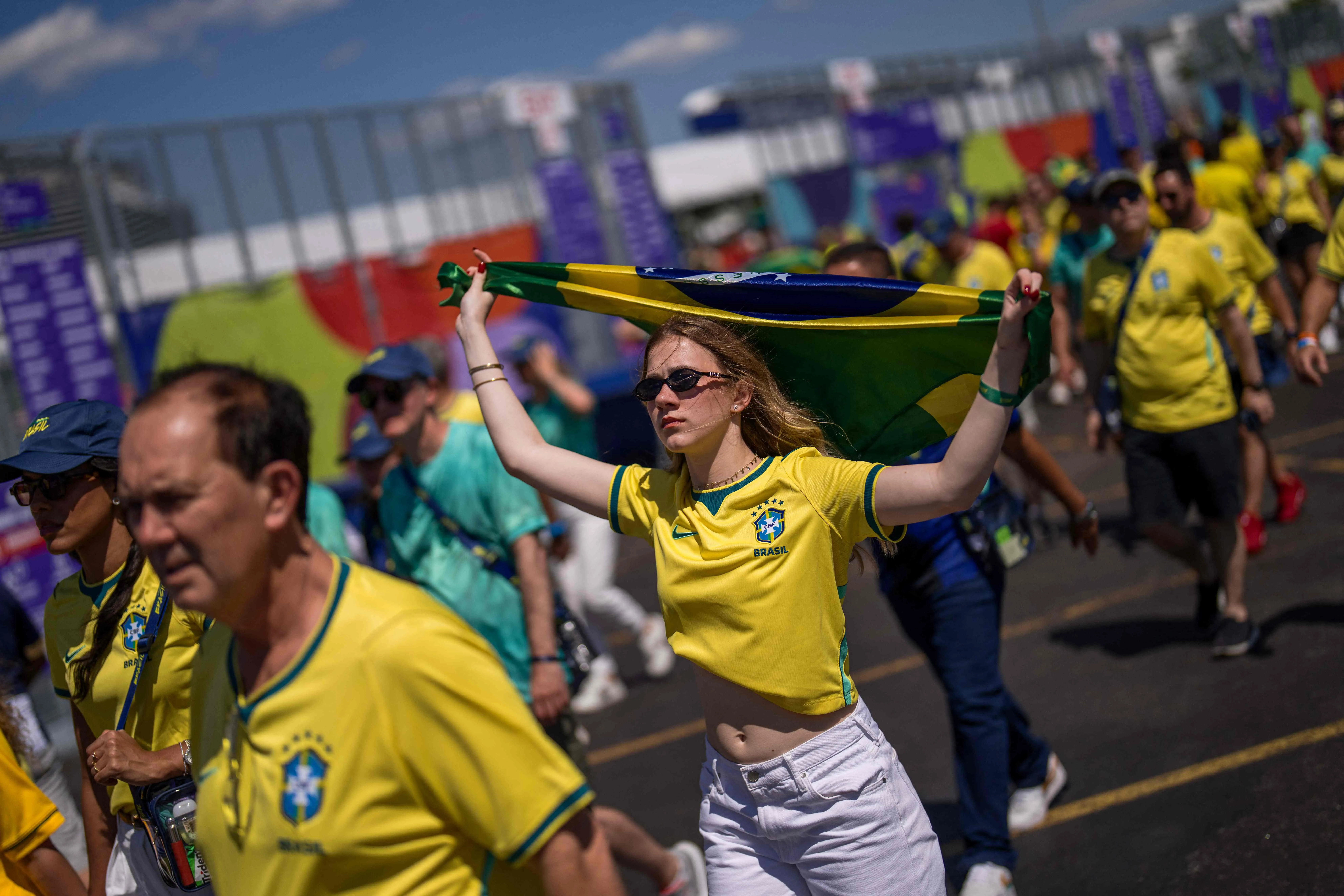 A camisa da seleção é usada com orgulho por 62% dos brasileiros, mostra pesquisa