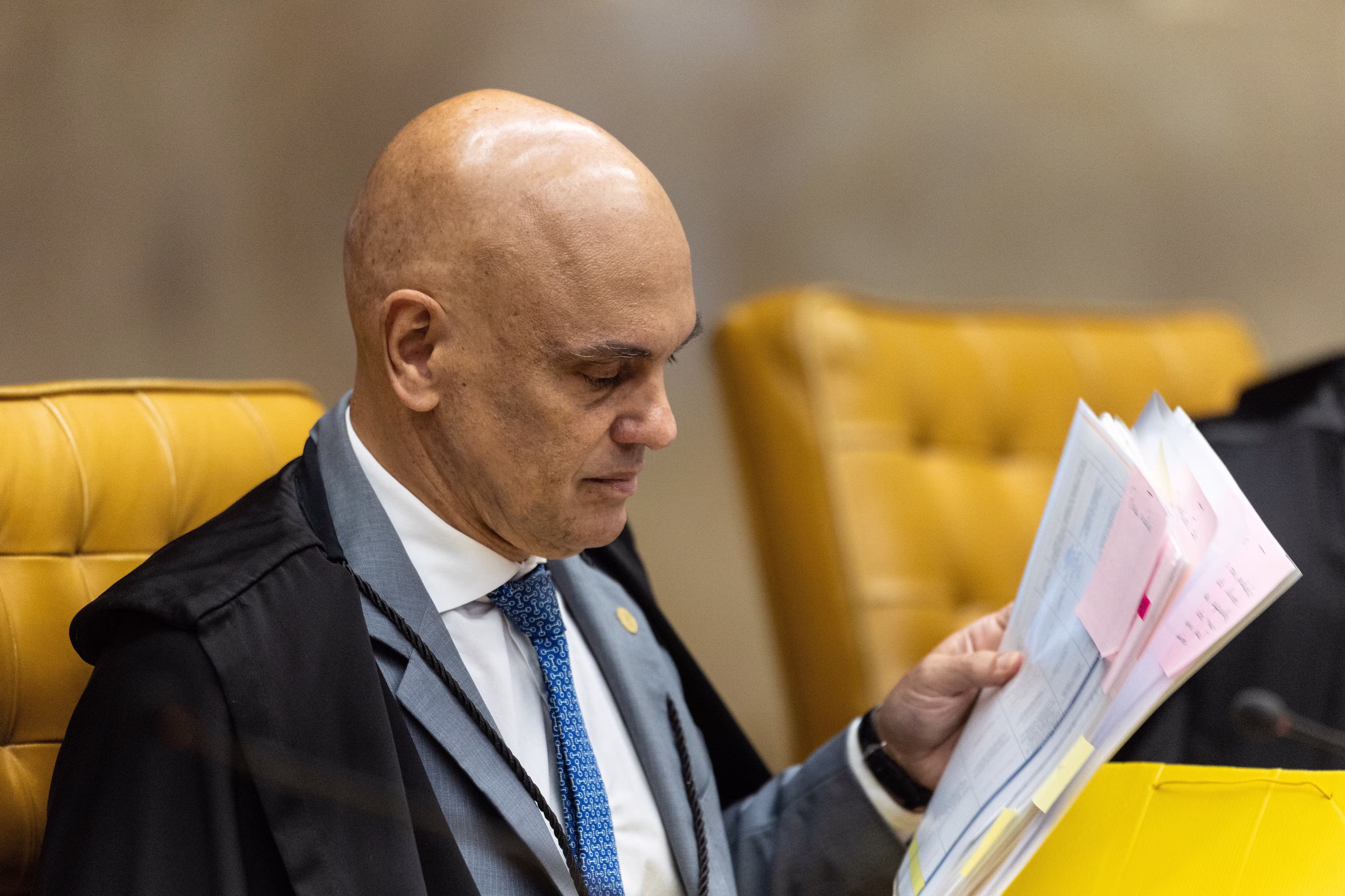 Ministros do STF veem alívio com adiamento de pronunciamento de Moraes e avaliam que operação sobre 'Dark Horse' pesou em decisão