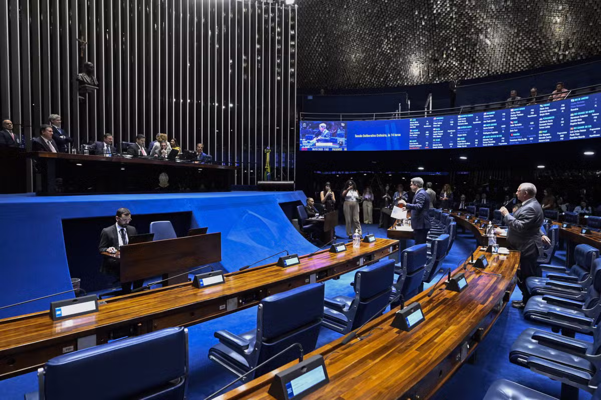Senado mantém 'jabutis' e aprova projeto que viabiliza o Redata