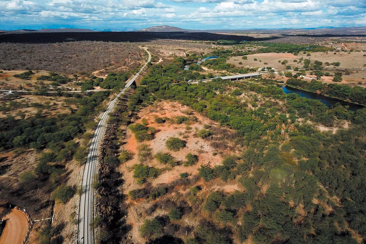 Novas ferrovias e hidrovias reduzem o custo logístico das mineradoras, ampliando a competitividade