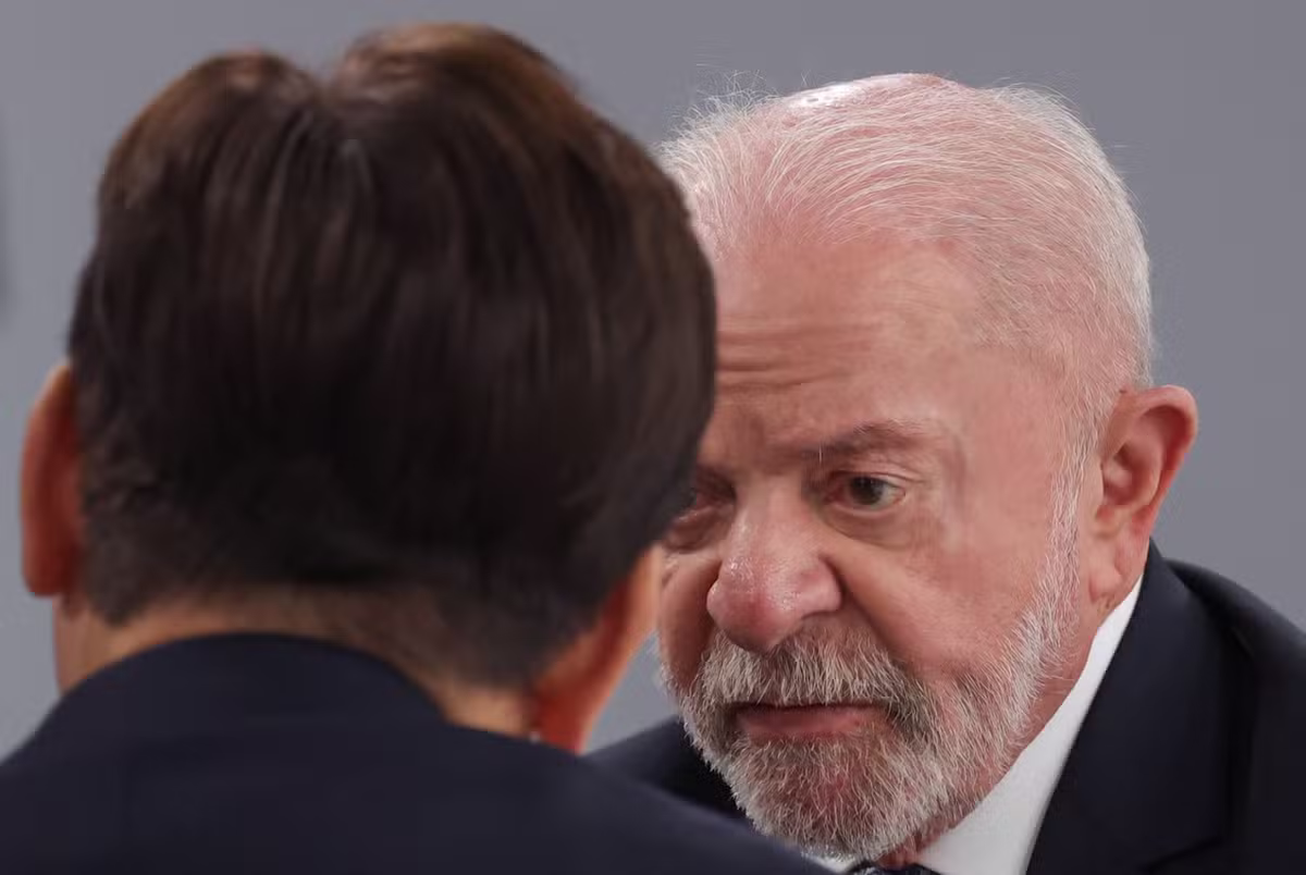 Lula autoriza PT a lançar candidatura própria ao governo de MG