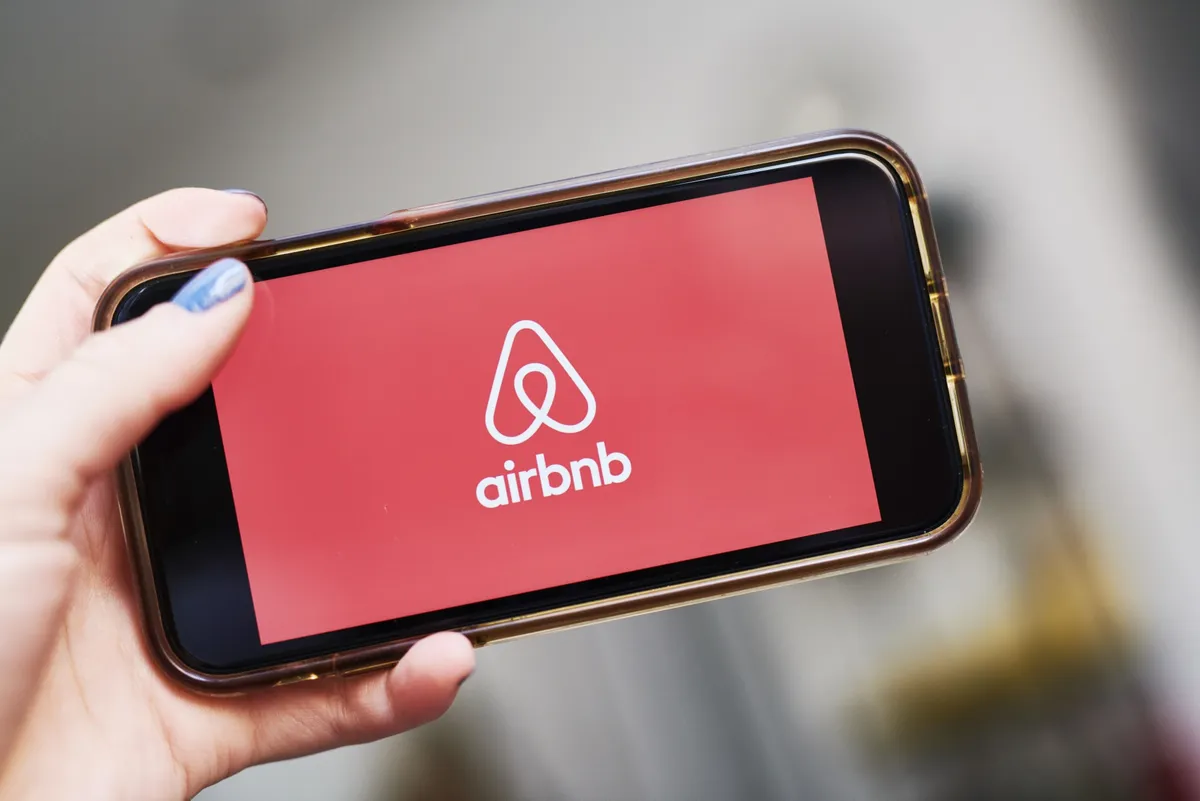 Justiça suspende, em todo o país, processos de condomínios sobre Airbnb