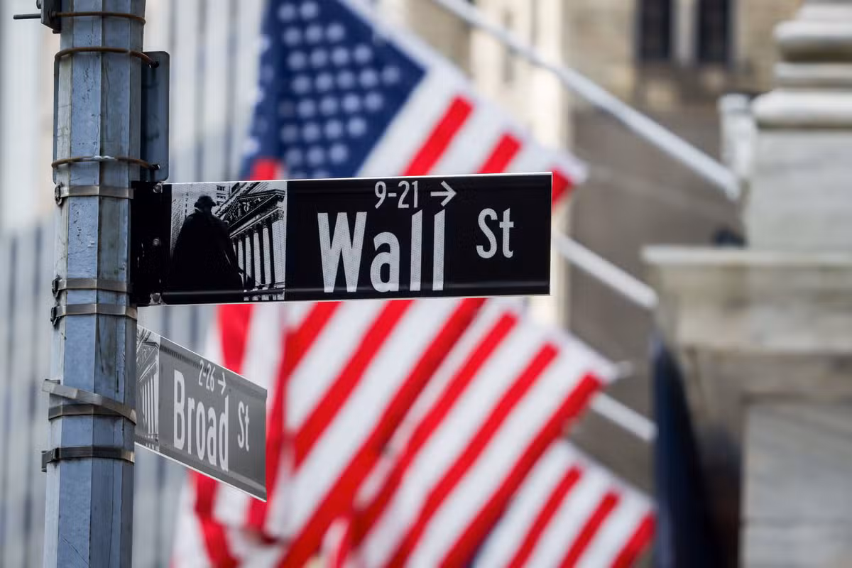 Bolsas em NY caem com peso de tensões no Oriente Médio e cautela antes de balanços