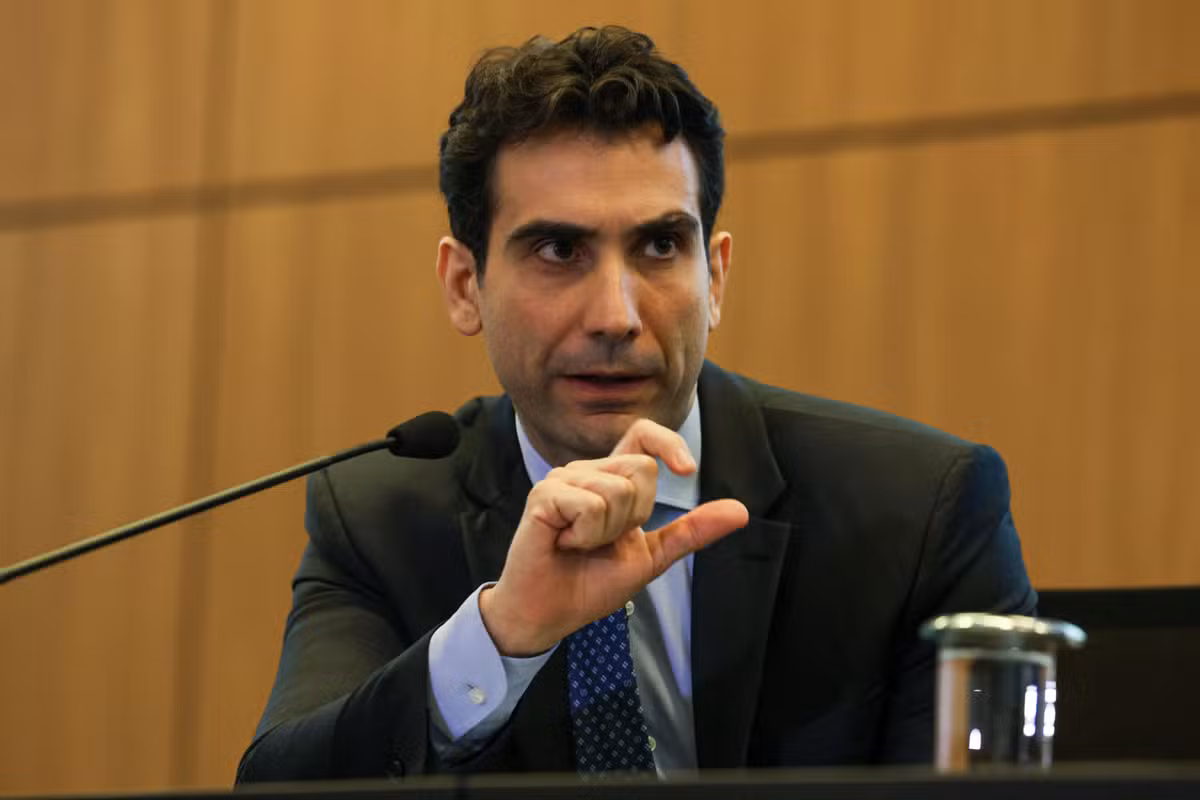 Galípolo: Criticar o Pix é como dizer que o saneamento básico prejudicou a receita do caminhão