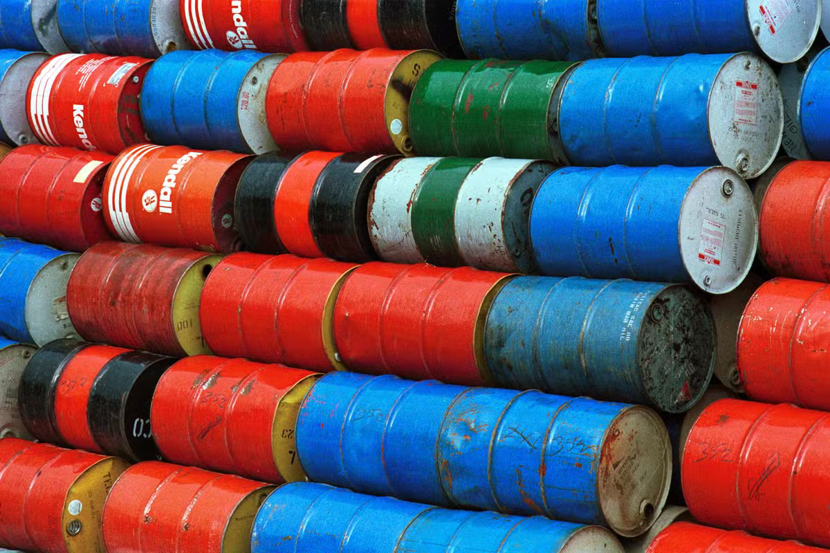 Manhã no mercado: Petróleo recua com avanço das negociações entre EUA e Irã