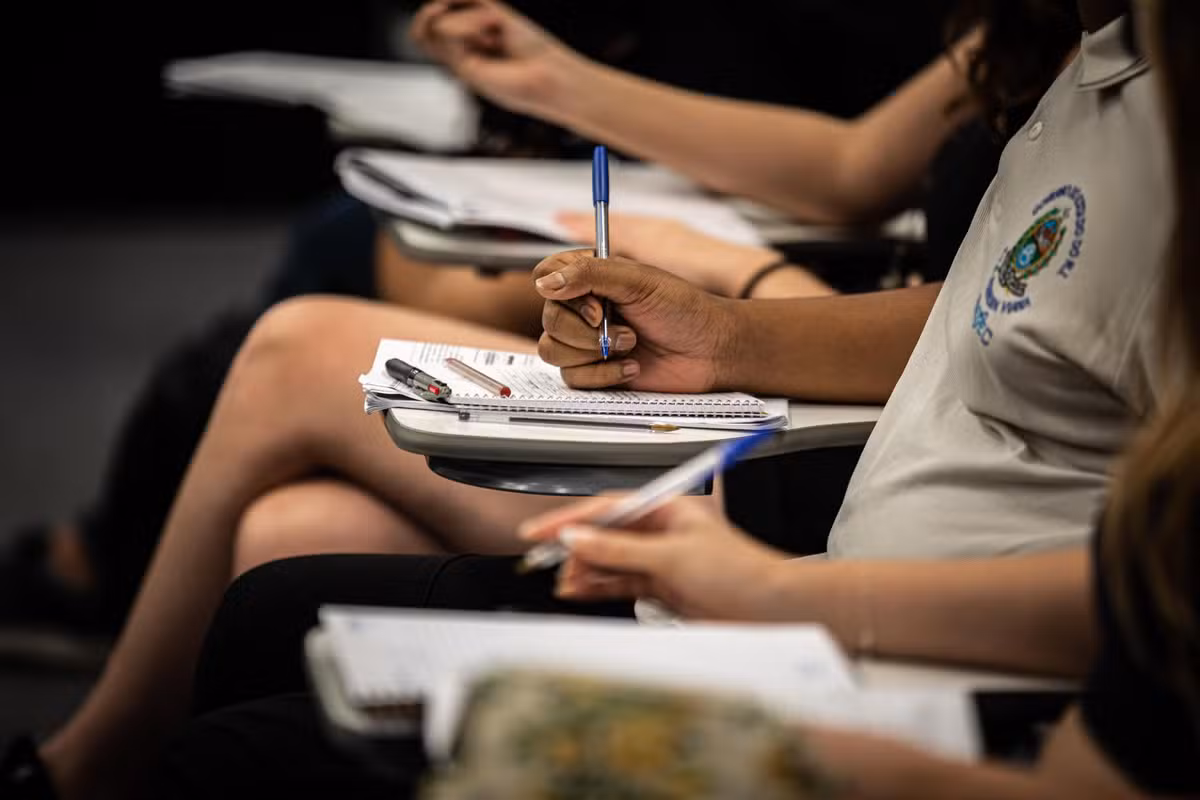 Aprendizagem recua nos países ricos e estaciona no Brasil