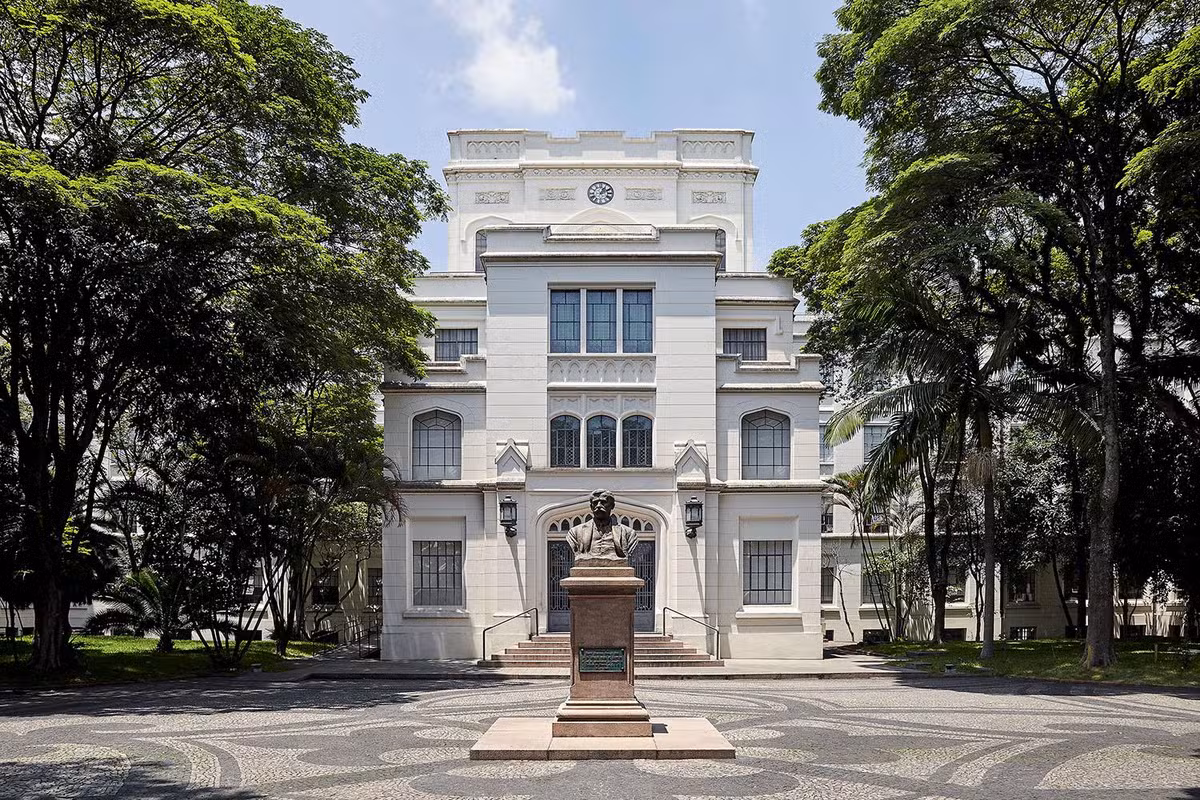 Explosão de cursos de medicina não garante formação de qualidade nem resolve desigualdades regionais