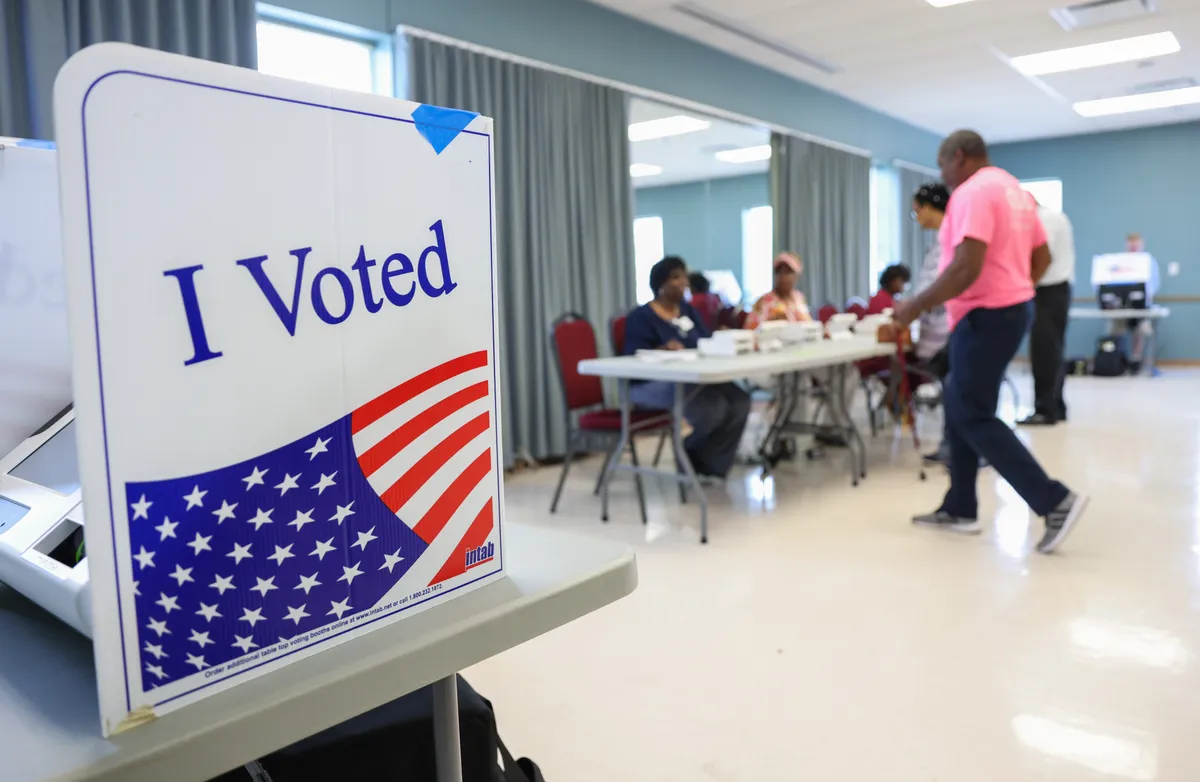Trump intensifica processos contra não cidadãos acusados de votar nos EUA