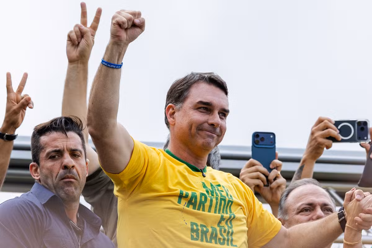 Campanha de Flávio vê reajuste do Bolsa Família como ‘armadilha?