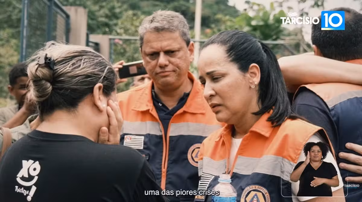 Tarcísio se mostra como gestor e Haddad exibe Lula na estreia do horário eleitoral na TV