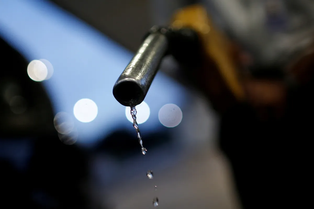 Governo adia reunião do CNPE que analisaria aumento do etanol na gasolina