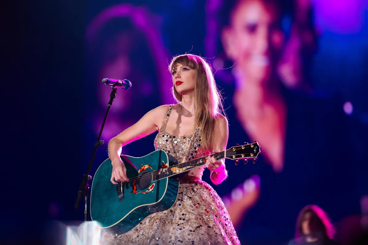 Taylor Swift e Travis Kelce se casam em arena de Nova York com mil convidados