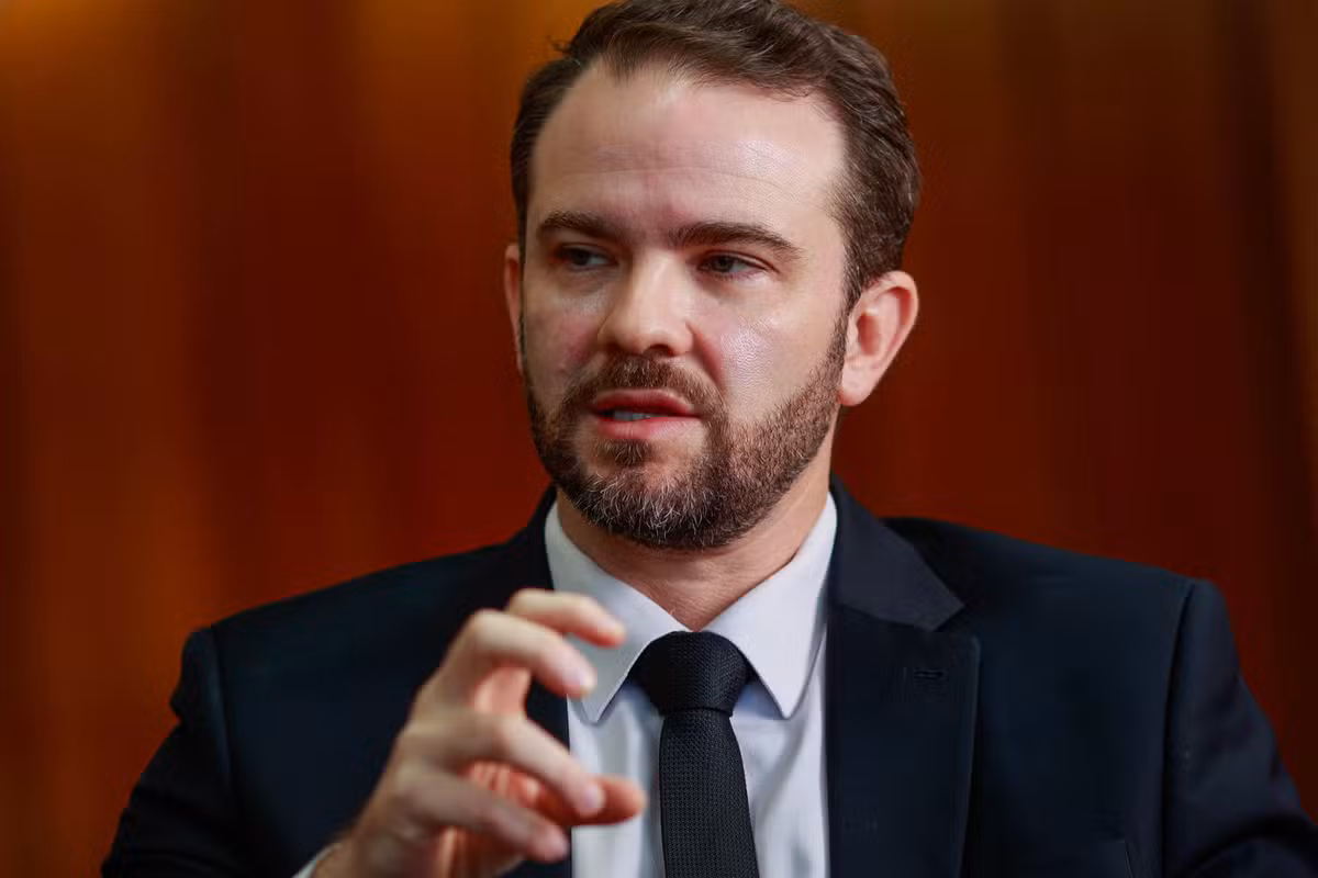 Governo pode editar nova MP para socorrer setores do tarifaço e não descarta reciprocidade, diz Durigan