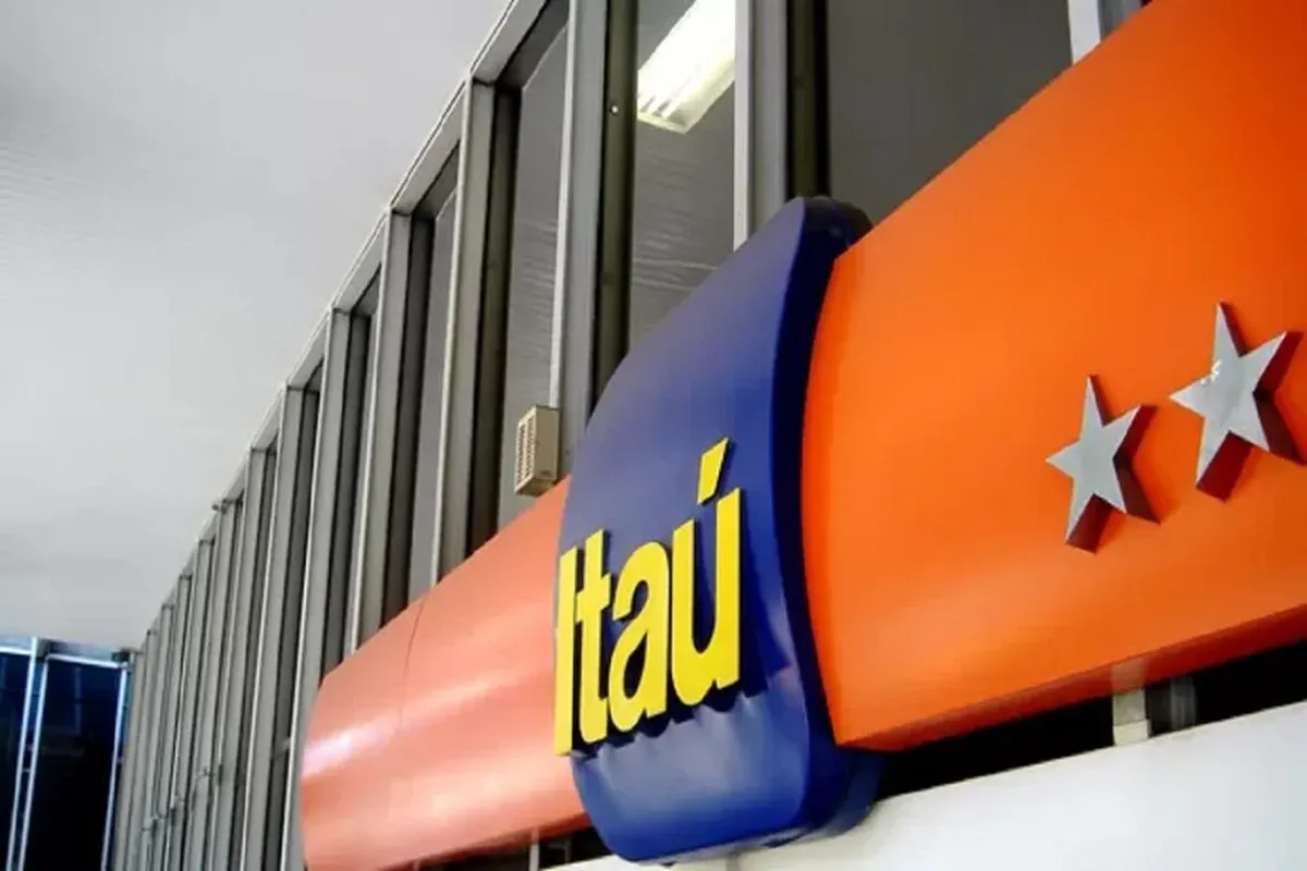 Após quase oito anos, Itaú vai aumentar frequência no presencial a partir de 2028