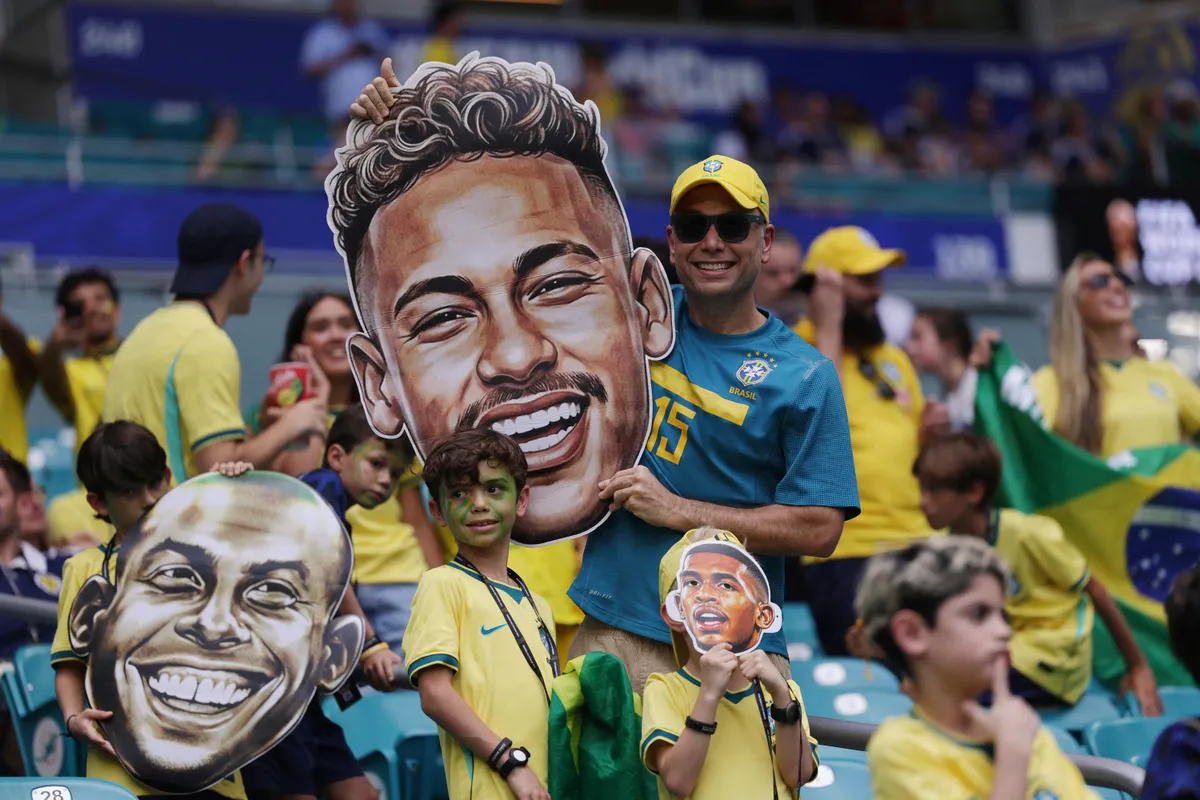 Brasil depende do jogo de hoje e de combinações para saber os próximos passos na Copa