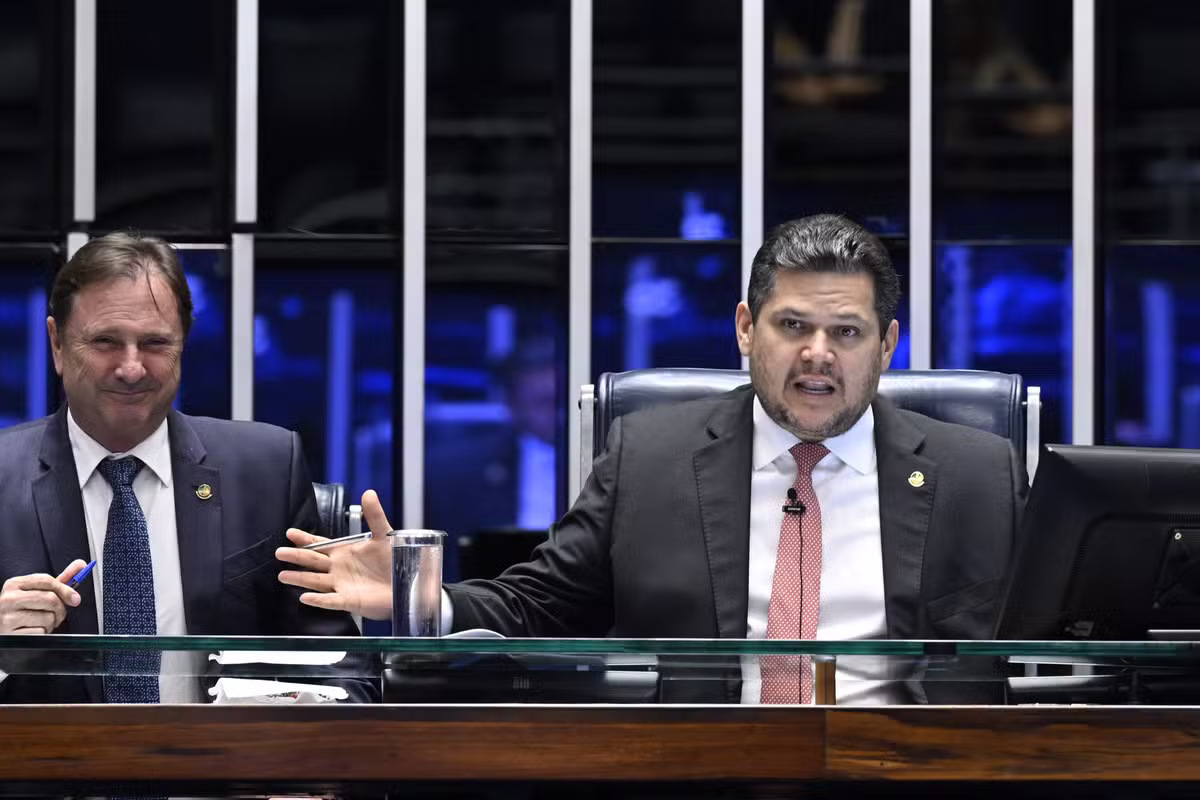 Alcolumbre cancela sessão do Congresso para votar vetos