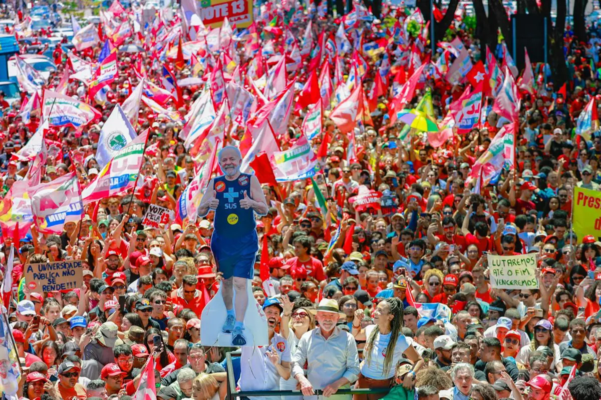 Lula diz no DF que país não será 'de parentes do Vorcaro' e retoma discurso antiarmamentista