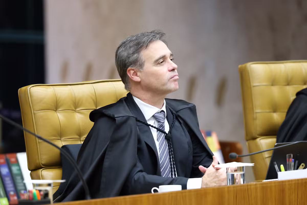 André Mendonça deve rejeitar pedido da PGR e manter inquéritos de Lulinha no Supremo