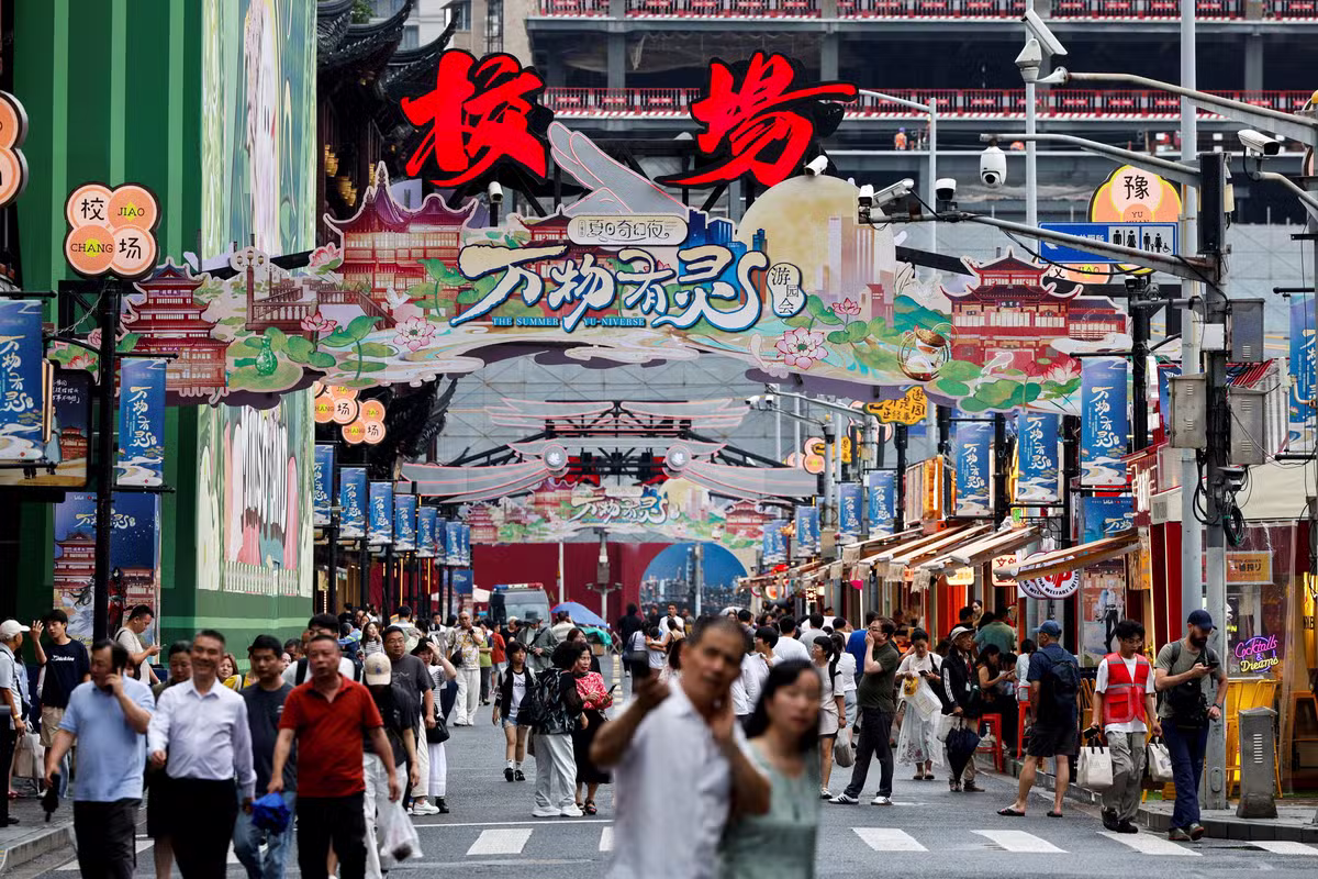 Economia chinesa desacelera apesar do boom de exportações