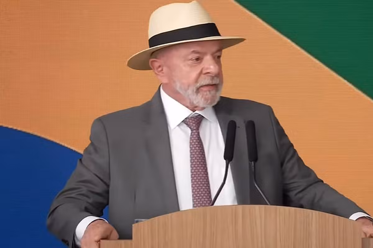 Lula diz que vai atuar para aumentar exportação de carros para América Latina e África