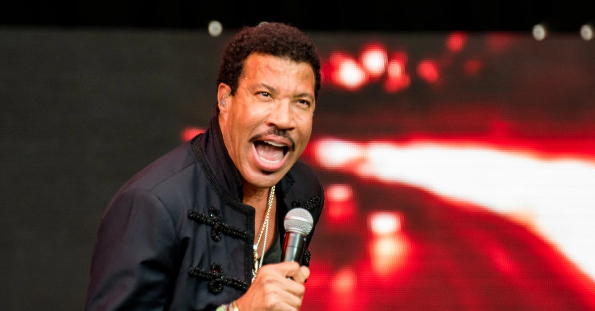 Lionel Richie deixa UTI e tem quadro de saúde atualizado
