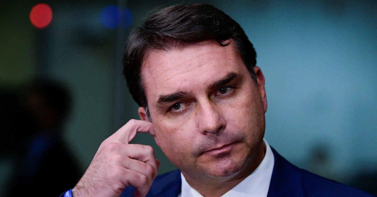 Flávio pede para testemunhar contra tarifaço em audiência nos EUA