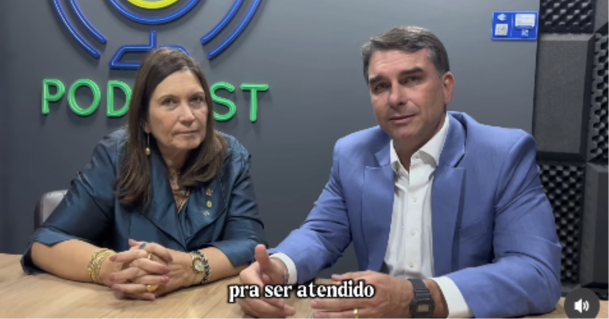 Flávio Bolsonaro questiona seguidores sobre ter Bia Kicis como vice