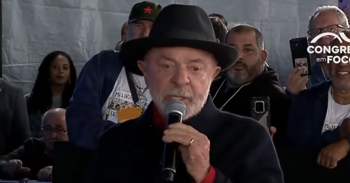 Lula critica Jorginho Mello e questiona "tamanho da cabeça" dele
