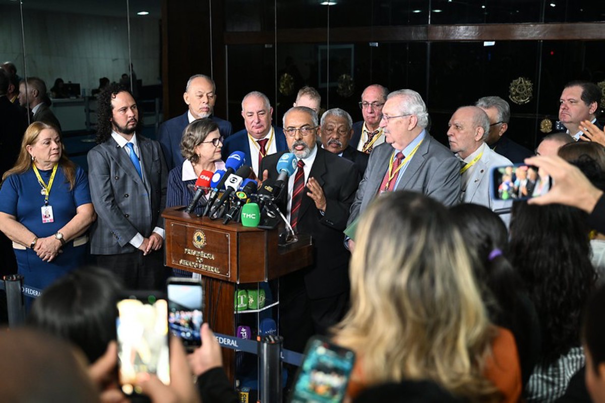 Alcolumbre defende encurtar transição para fim da escala 6x1, diz Paim