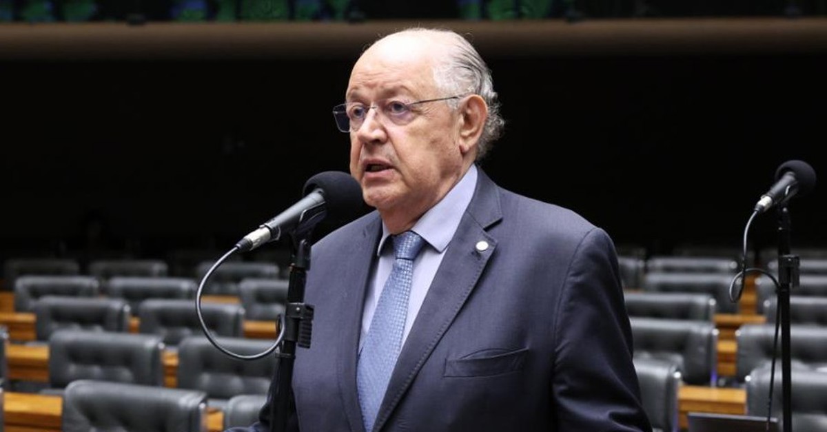 Deputado propõe convocar para Seleção só jogadores que atuam no Brasil