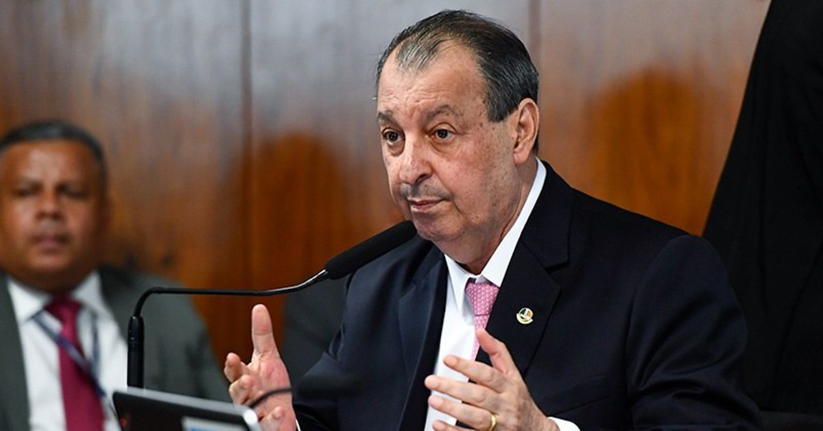 Omar Aziz assume PEC da escala 6x1 e promete acelerar votação