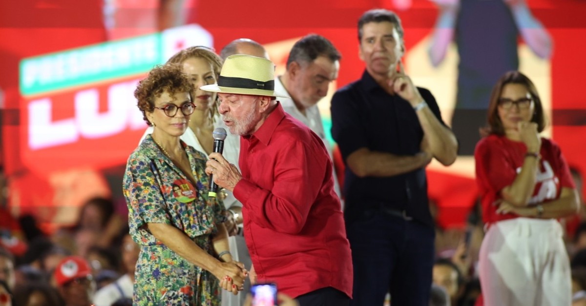 Lula chama Zema de "comedor de banana" ao falar da dívida de Minas