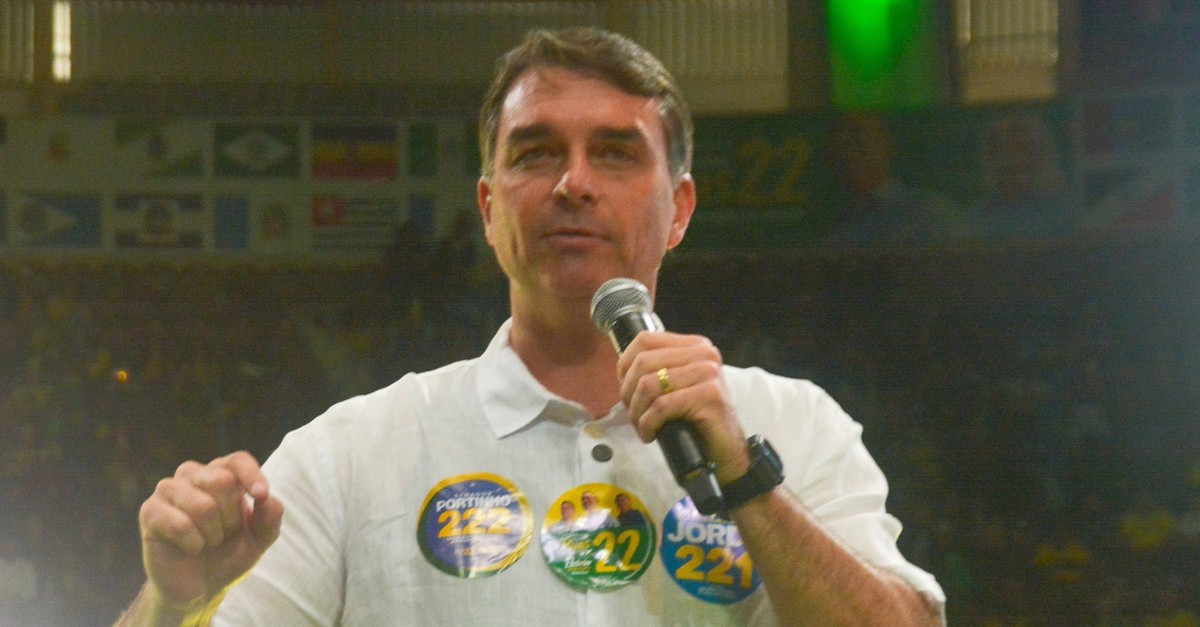 Flávio: "bandido será tirado de circulação em pé ou deitado"