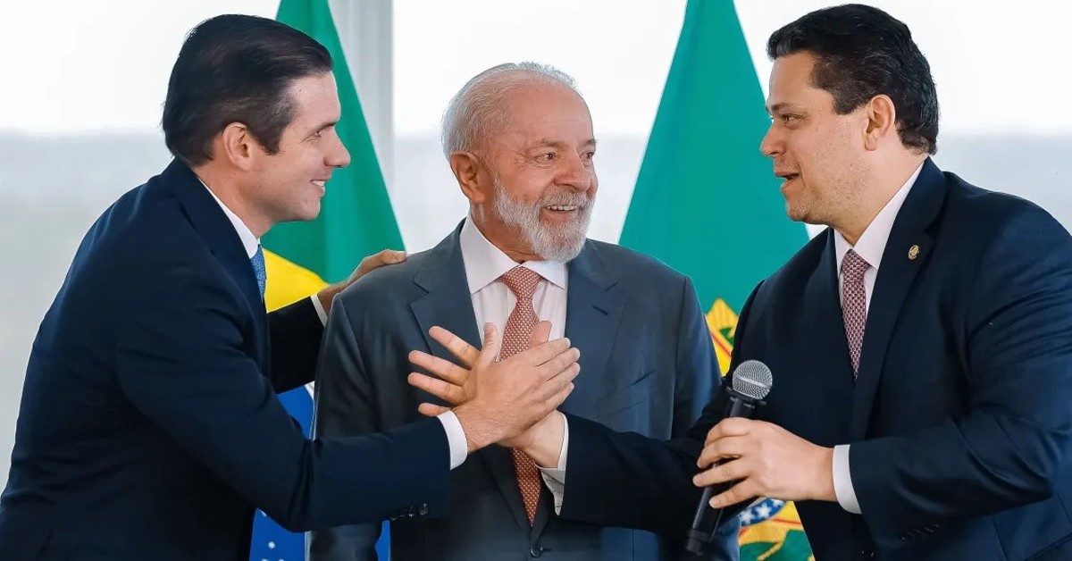 Lula reúne Motta e Alcolumbre para acertar fim da taxa das blusinhas