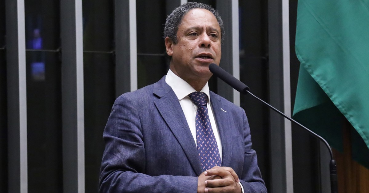 Master: Deputado aciona MPF para apurar suspensão de perfil Relevando