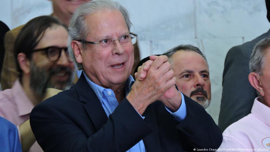 José Dirceu minimiza impacto eleitoral de crises e prega renovação do PT