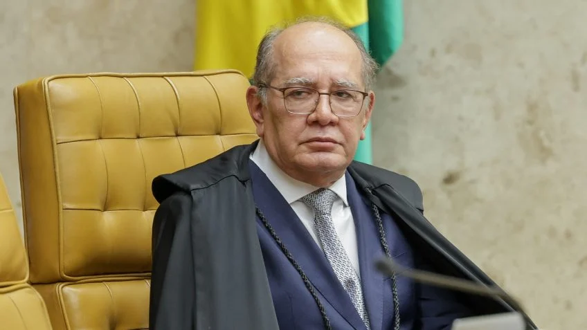 Mendonça comete “erro crasso?