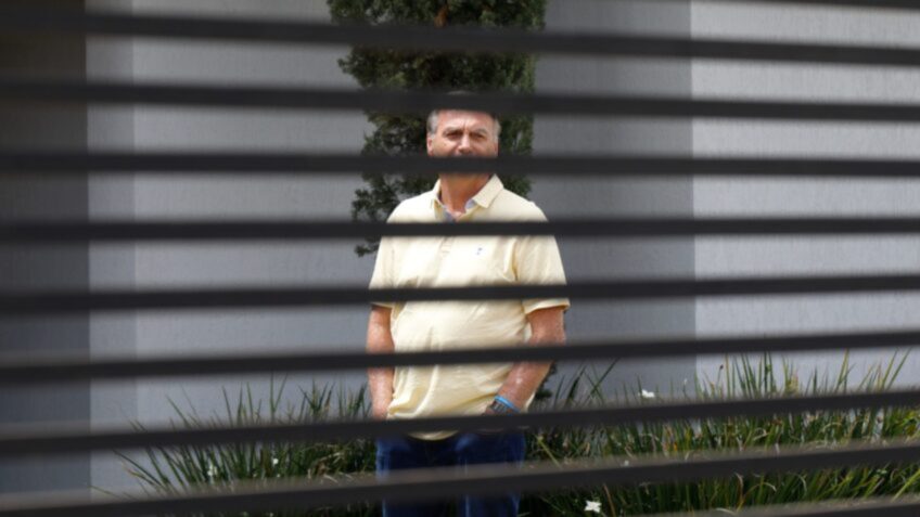Falha no sinal da tornozeleira levou polícia à casa de Jair Bolsonaro