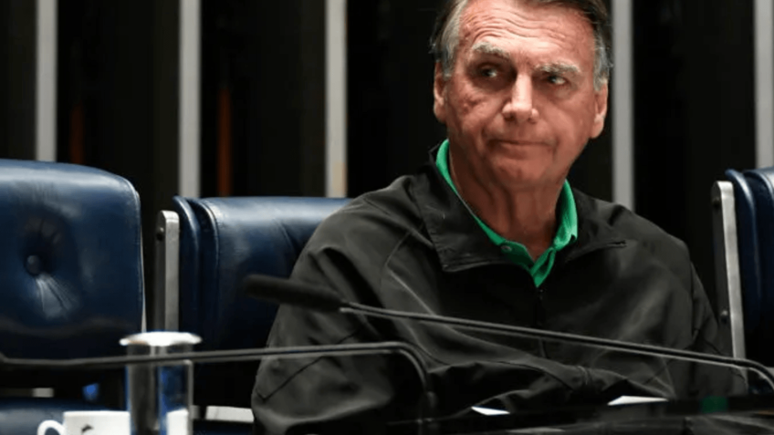 STM rejeita afastar ministro em caso de patente de Bolsonaro