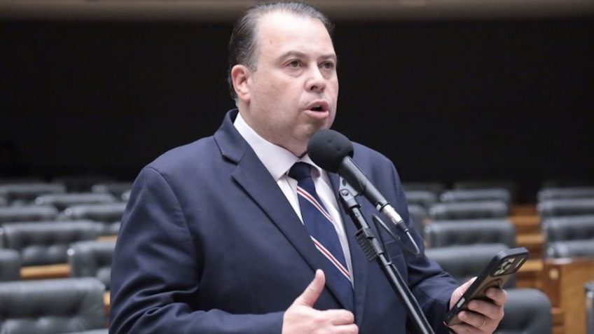 Projeto propõem adaptação de concursos e exames para pessoas idosas