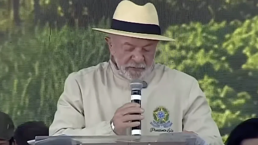 Lula entrega títulos de terra e destina R$ 20 mi a assentamentos no MS