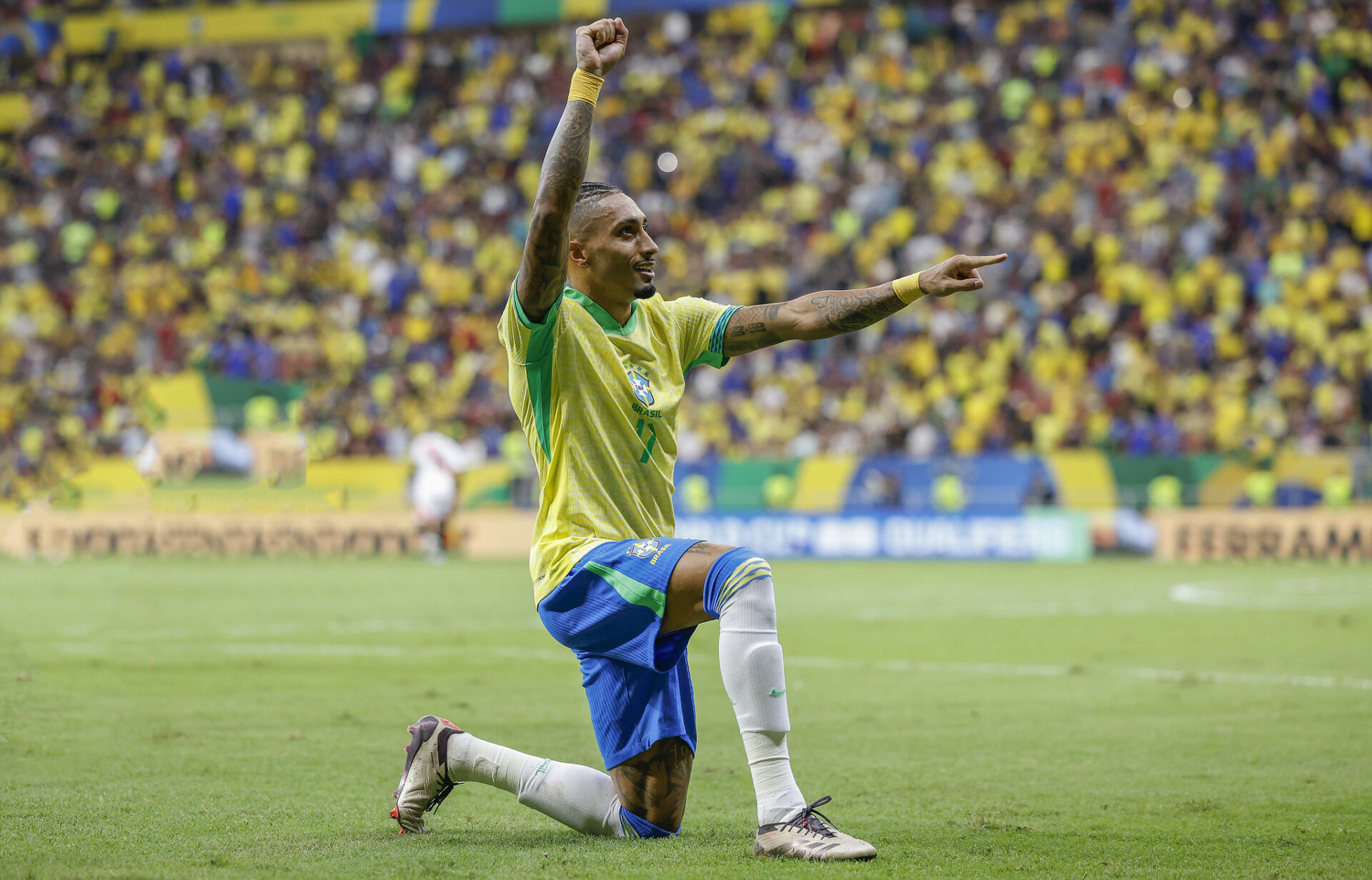 Raphinha tem lesão confirmada, mas segue em tratamento com a Seleção