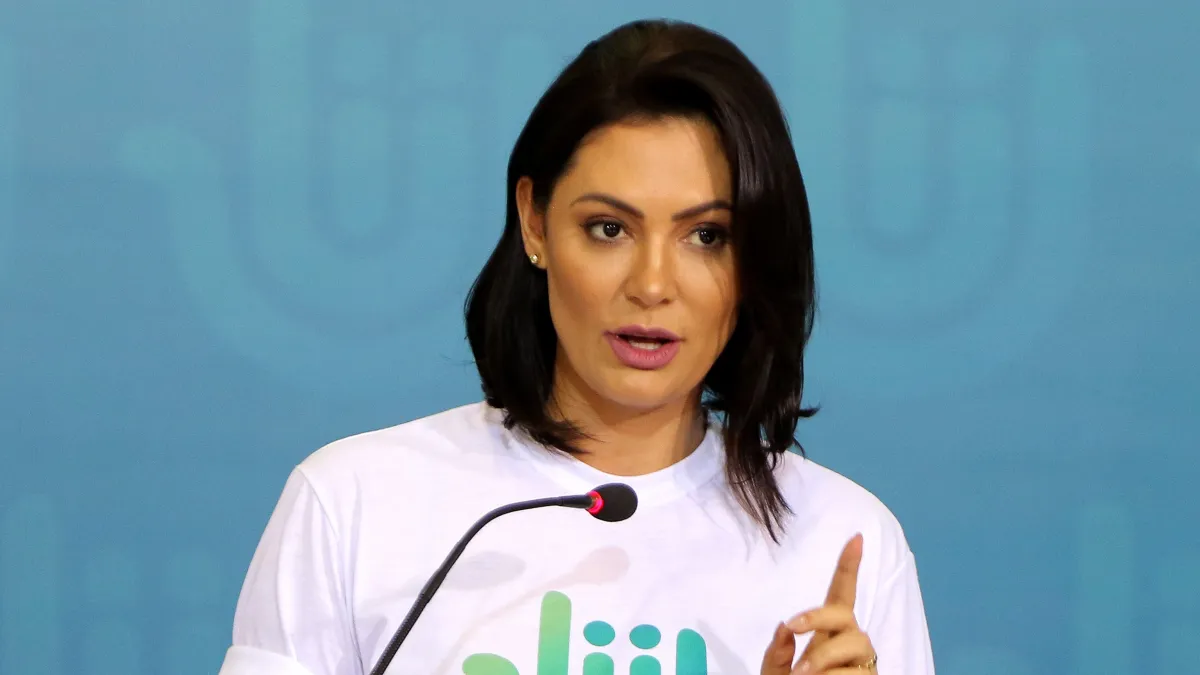 Michelle Bolsonaro diz que não há 'nenhuma possibilidade' de ser vice de Romeu Zema