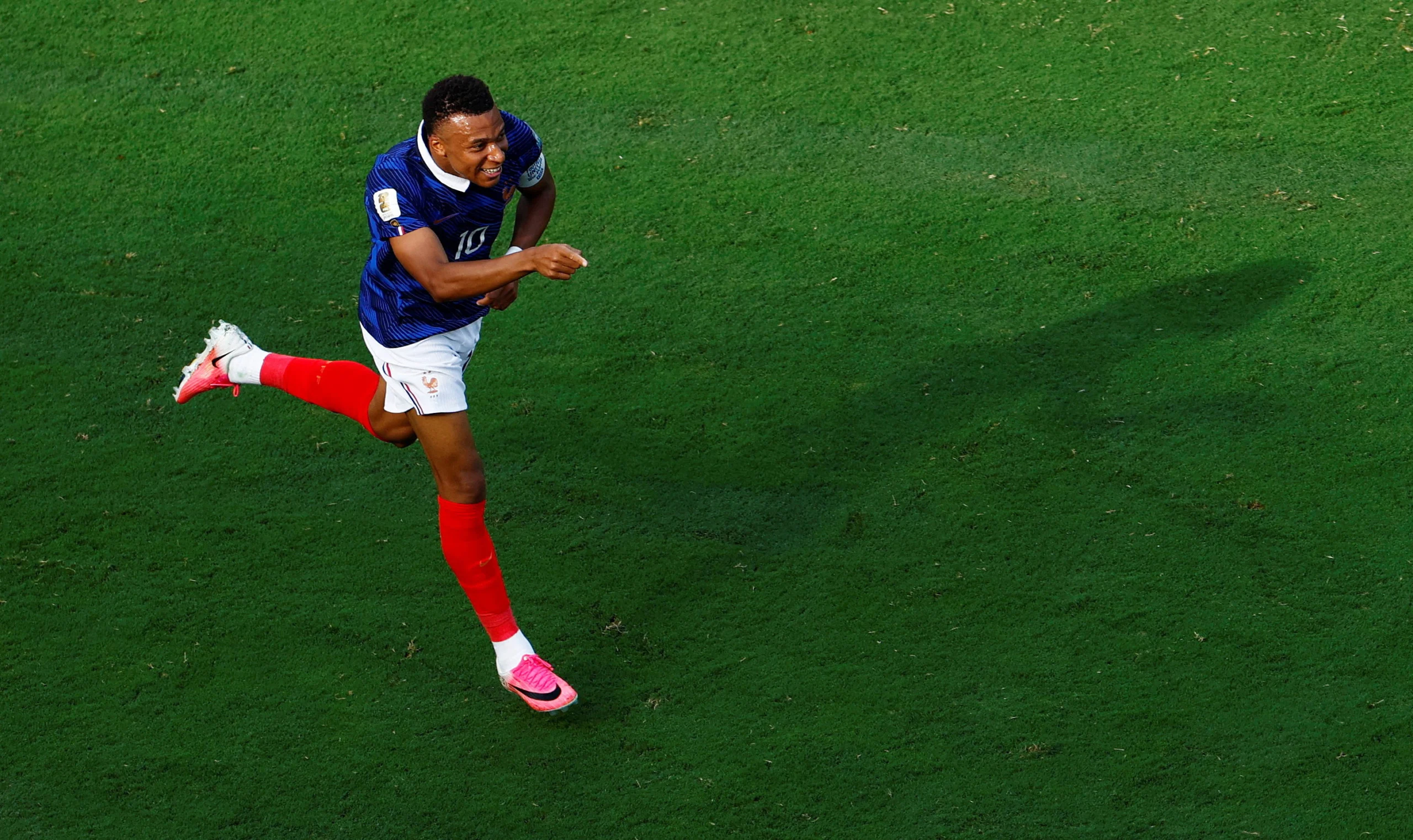 França de Mbappé busca vaga nas quartas contra o Paraguai; veja transmissão e prováveis escalações