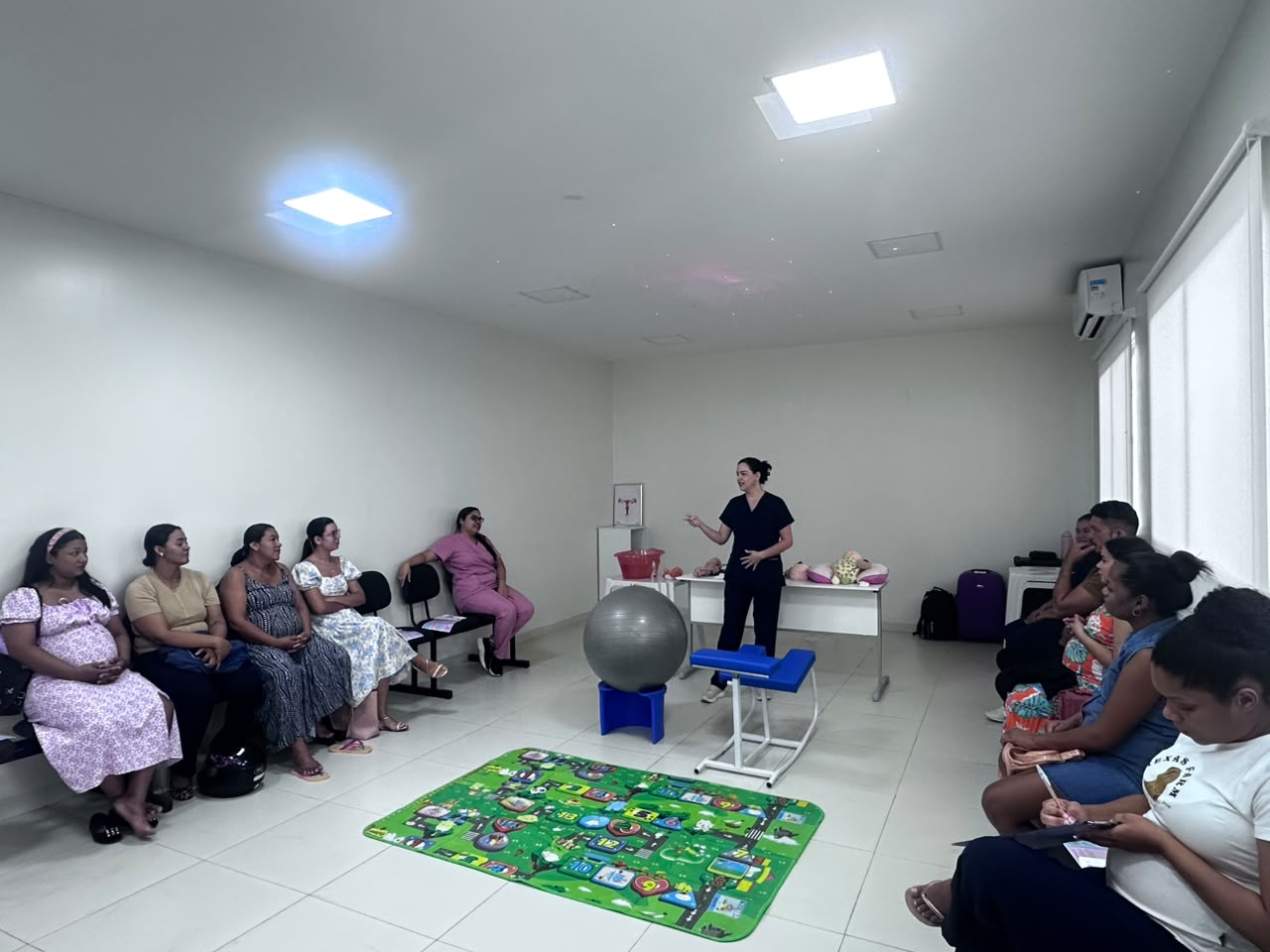 Maternidade promove curso para gestantes sobre parto e cuidados com o bebê