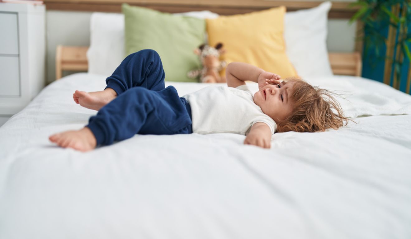 Seu filho ronca e faz xixi na cama? A ciência encontrou uma conexão